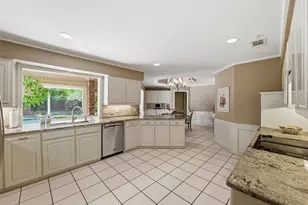 6302 Glenhollow Ct, Dallas, TX 75248 - Photo 19