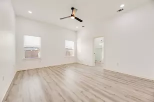 5928 Walraven Cir, Fort Worth, TX 76133 - Photo 13