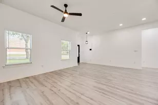 5928 Walraven Cir, Fort Worth, TX 76133 - Photo 5