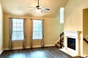 2713 Troutt Dr, Carrollton, TX 75010 - Photo 3