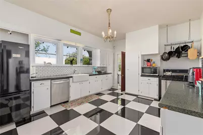 1700 Austin Avenue, Brownwood, TX 76801 - Photo 9