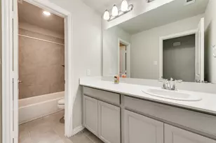 1923 Livingston Rd, Irving, TX 75062 - Photo 15