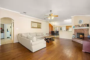 4206 Beryl Ln, Granbury, TX 76049 - Photo 9