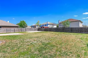 316 Spurlock Dr, Krum, TX 76249 - Photo 31