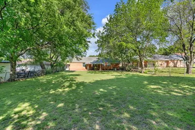 905 SE 3rd Street, Grand Prairie, TX 75051 - Photo 5