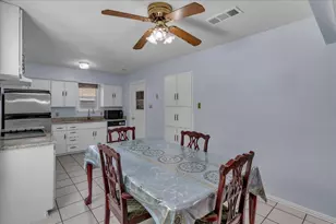 905 SE 3rd St, Grand Prairie, TX 75051 - Photo 23