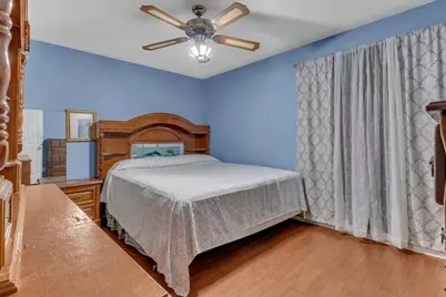 905 SE 3rd Street, Grand Prairie, TX 75051 - Photo 17