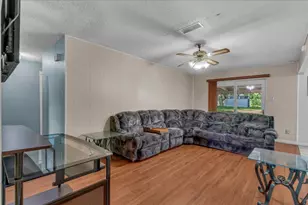 905 SE 3rd St, Grand Prairie, TX 75051 - Photo 25