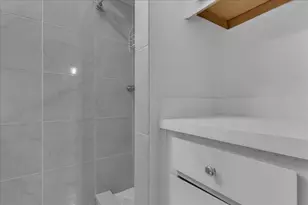 905 SE 3rd St, Grand Prairie, TX 75051 - Photo 13