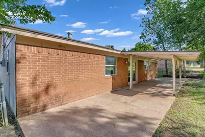 905 SE 3rd Street, Grand Prairie, TX 75051 - Photo 7