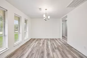 823 S Wildwood Dr, Irving, TX 75060 - Photo 29
