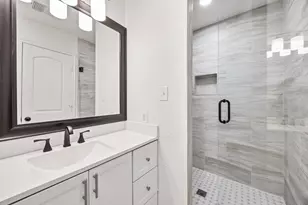823 S Wildwood Dr, Irving, TX 75060 - Photo 25
