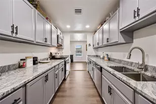 1005 Iowa St, Irving, TX 75060 - Photo 9