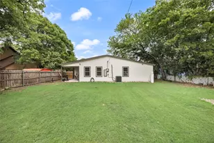 1005 Iowa St, Irving, TX 75060 - Photo 21