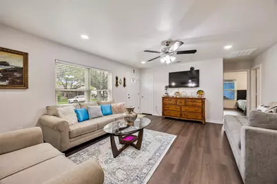 1005 Iowa Street, Irving, TX 75060 - Photo 11