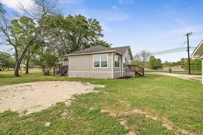 657 E Commerce Street, Fairfield, TX 75840 - Photo 31