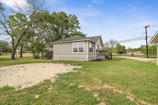 657 E Commerce St, Fairfield, TX 75840 - Photo 31