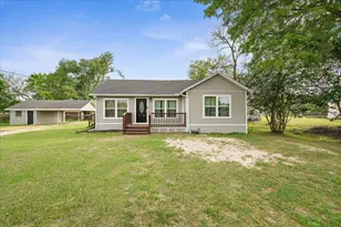 657 E Commerce St, Fairfield, TX 75840 - Photo 1