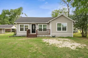 657 E Commerce St, Fairfield, TX 75840 - Photo 3