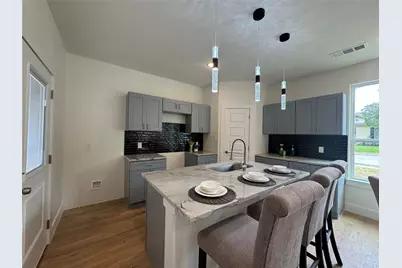 3801 Carpenter Avenue, Dallas, TX 75210 - Photo 5