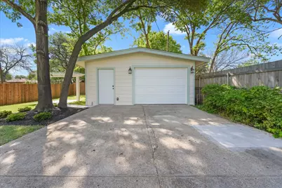 1918 Elmwood Boulevard, Dallas, TX 75224 - Photo 23