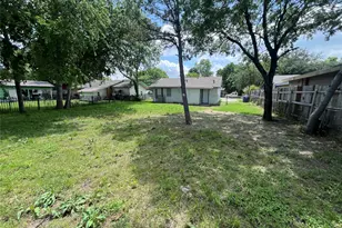 6415 Godfrey Ave, Dallas, TX 75217 - Photo 15