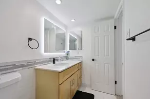 9520 Royal Ln, Dallas, TX 75243 - Photo 19