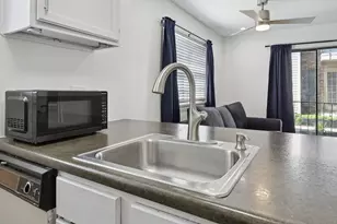 9520 Royal Ln, Dallas, TX 75243 - Photo 17