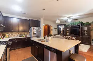 1605 Brook Glen Dr, Euless, TX 76039 - Photo 5