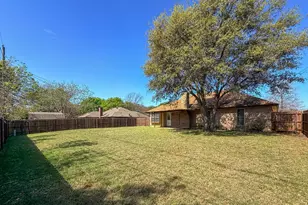 701 Daniels Dr, Crowley, TX 76036 - Photo 23