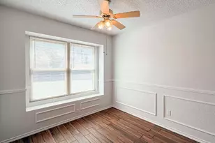 701 Daniels Dr, Crowley, TX 76036 - Photo 9