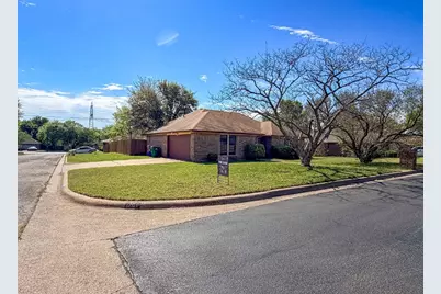 701 Daniels Drive, Crowley, TX 76036 - Photo 3