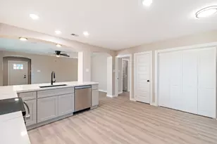 211 Garlock St, Wilmer, TX 75172 - Photo 11