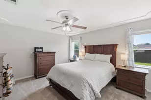 2413 Meadow Vw, Bedford, TX 76021 - Photo 17