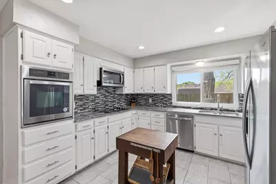 2413 Meadow View, Bedford, TX 76021 - Photo 7