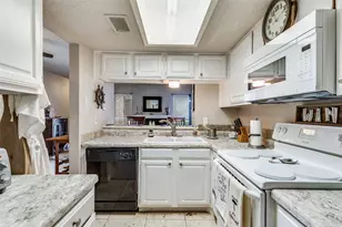 2103 Park Willow Ln, Arlington, TX 76011 - Photo 5