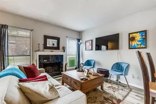 2103 Park Willow Ln, Arlington, TX 76011 - Photo 3