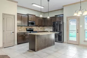 133 Cherokee St, Greenville, TX 75402 - Photo 9