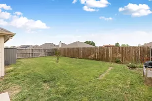 133 Cherokee St, Greenville, TX 75402 - Photo 25