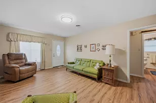 704 Abney St, Whitesboro, TX 76273 - Photo 5