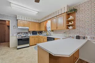 704 Abney St, Whitesboro, TX 76273 - Photo 13