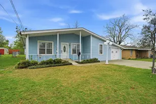 704 Abney St, Whitesboro, TX 76273 - Photo 3