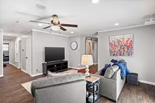 201 Olive St, Hurst, TX 76053 - Photo 13