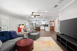 201 Olive St, Hurst, TX 76053 - Photo 15