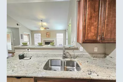 318 Teakwood Lane, Lewisville, TX 75067 - Photo 9