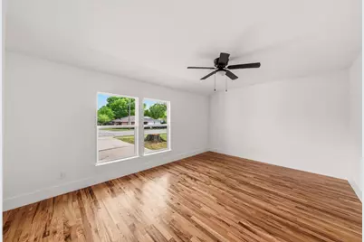 4435 Flo Avenue, Cockrell Hill, TX 75211 - Photo 11