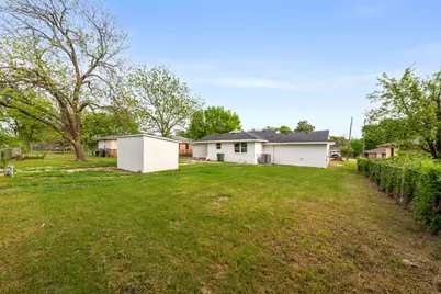 4435 Flo Avenue, Cockrell Hill, TX 75211 - Photo 25