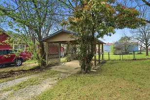 600 E South St, Whitesboro, TX 76273 - Photo 27