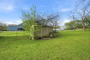 600 E South St, Whitesboro, TX 76273 - Photo 25