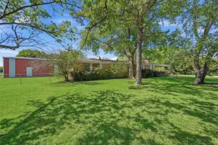 619 W Hayes St, Savoy, TX 75479 - Photo 3